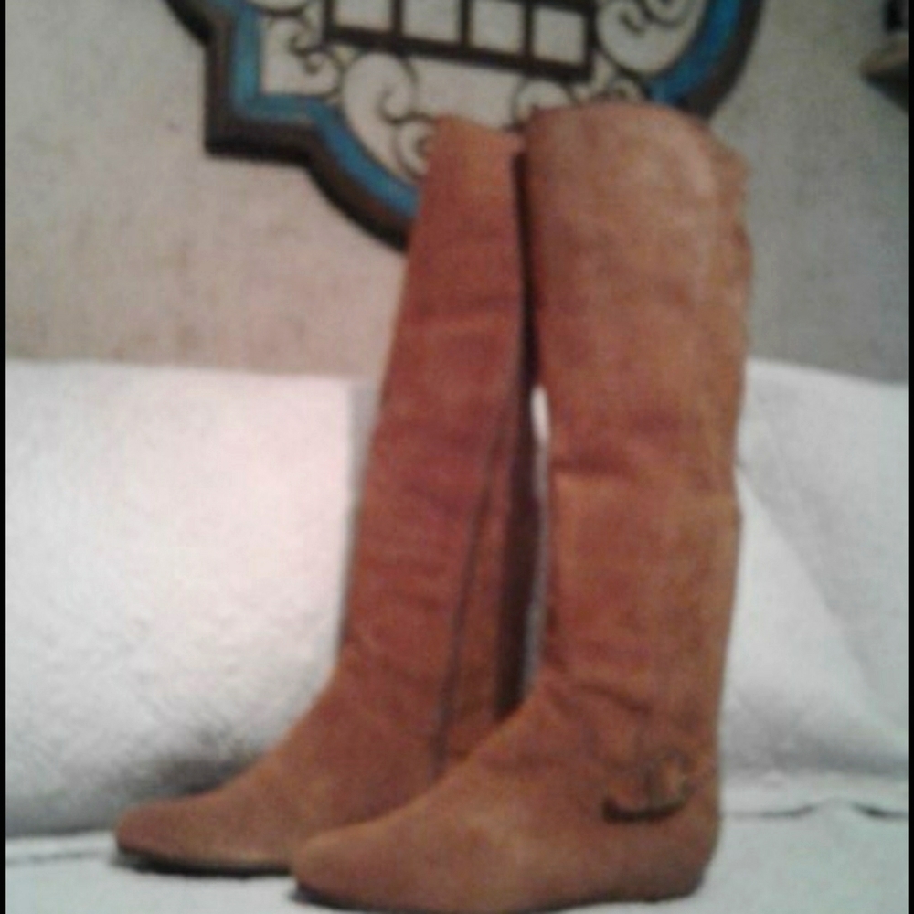 Suede wedge boots